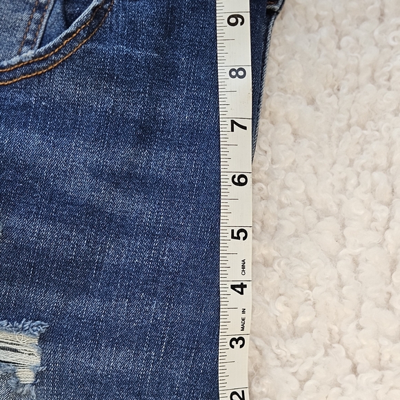 Stylish Blue Distressed Women's Jeans - Picture 4 of 6